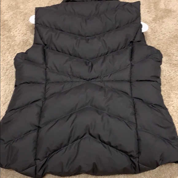 J Crew Puffer Vest - Picture 4 of 4